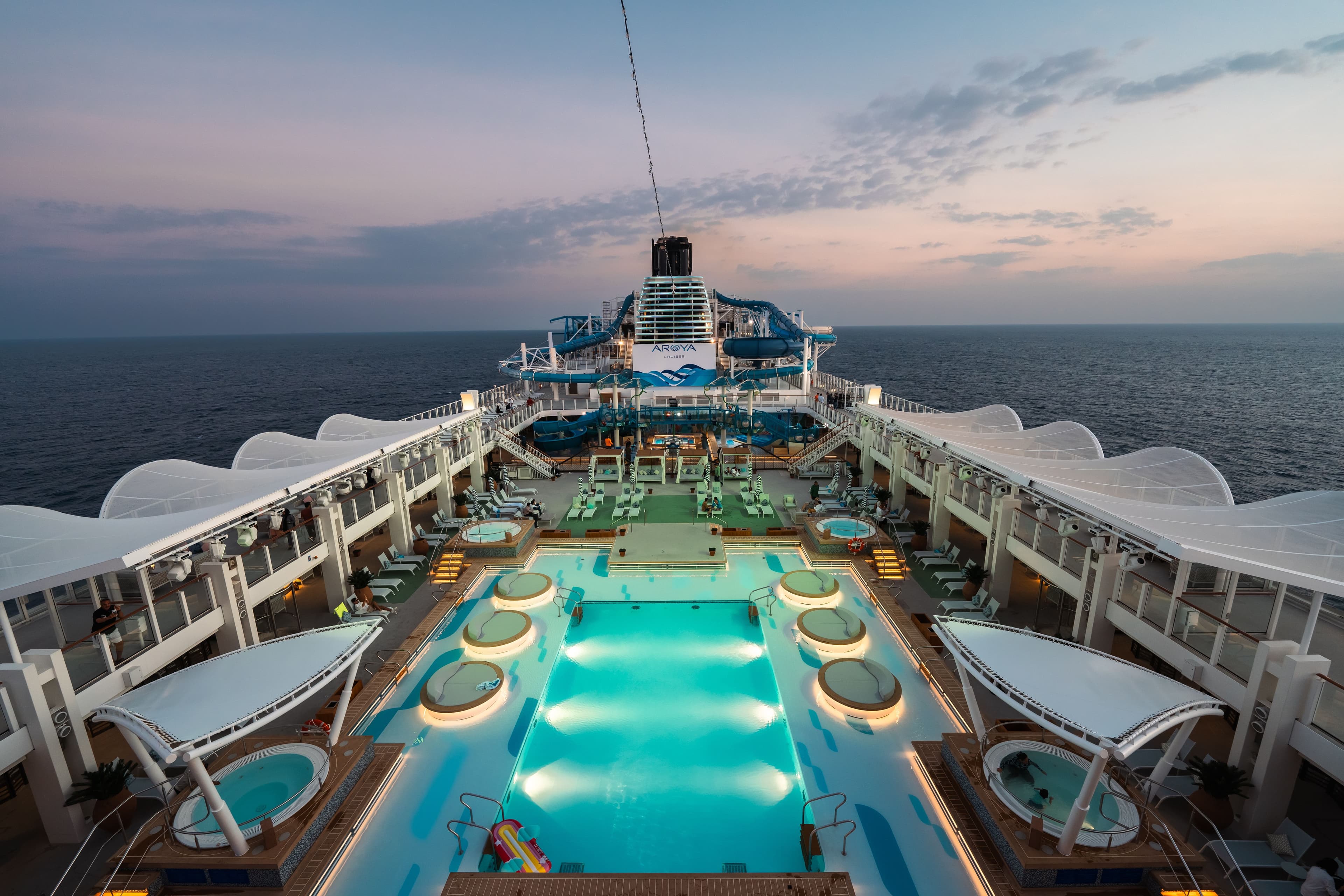 Arroya Cruise and Jeddah Al-Balad Tour – Two Nights Between the Sea and Heritage
